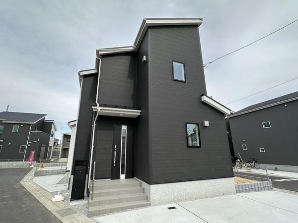 草加市苗塚町　新築一戸建て　第1期16号棟
