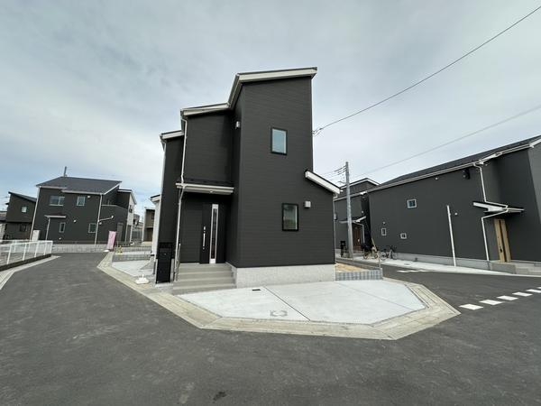 草加市苗塚町　新築一戸建て　第1期16号棟