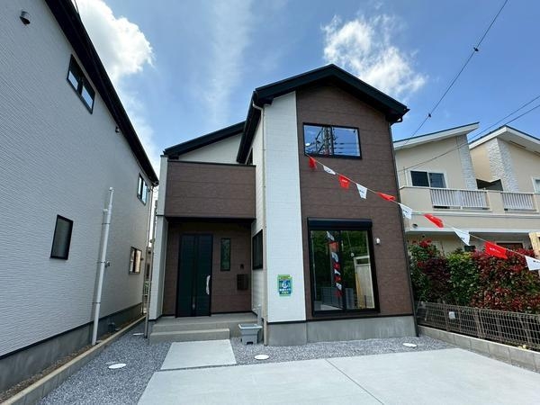 草加市青柳8丁目　新築一戸建て　9期1号棟