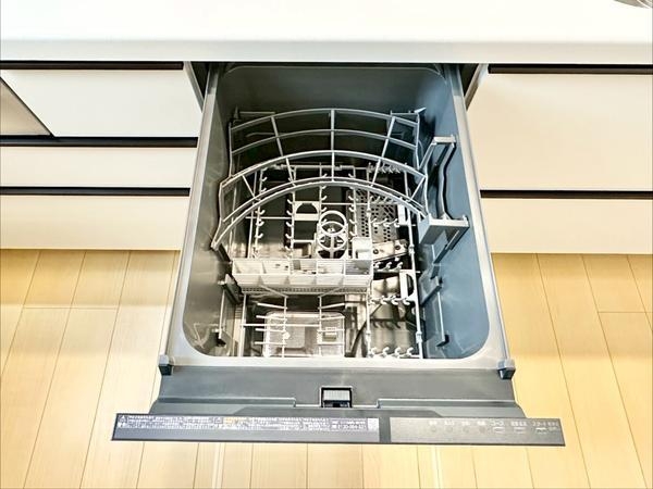 草加市谷塚仲町　新築一戸建て　B号棟