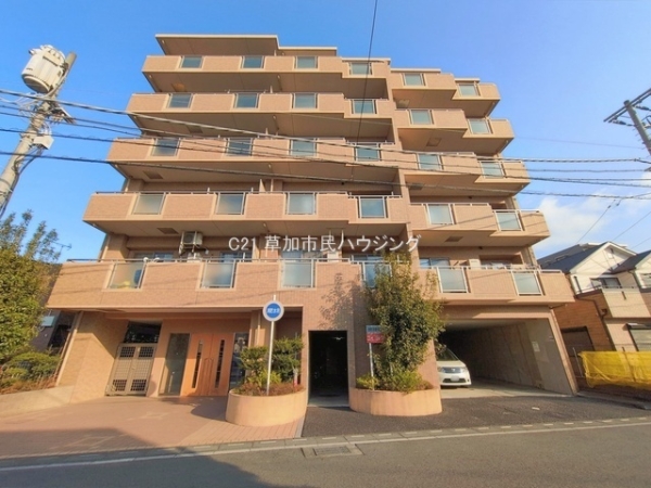 セザール谷塚