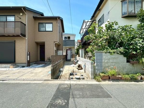 八潮市鶴ケ曽根　新築一戸建て　II