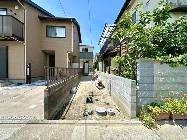 八潮市鶴ケ曽根　新築一戸建て　II