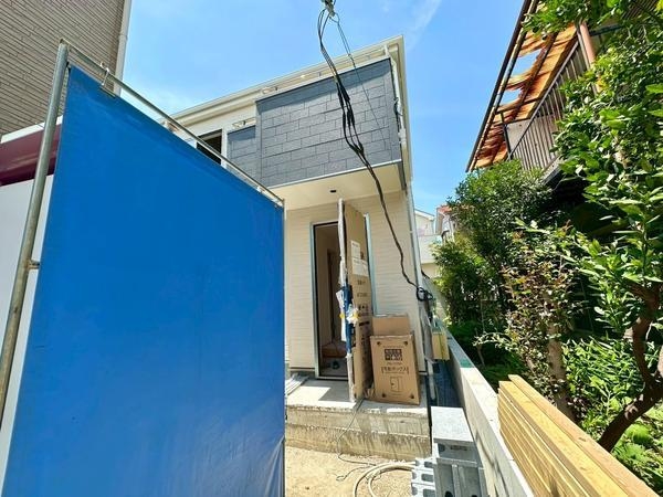 八潮市鶴ケ曽根　新築一戸建て　II