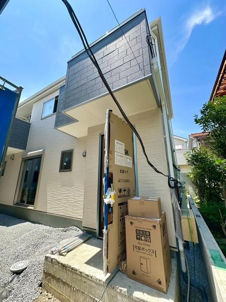 八潮市鶴ケ曽根　新築一戸建て　II