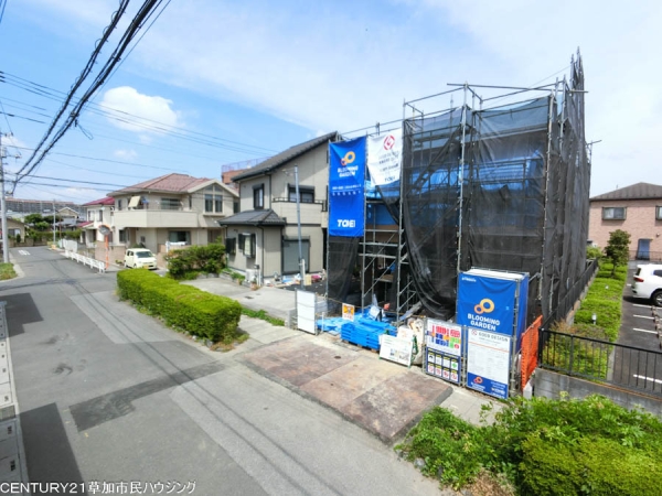 草加市青柳8丁目　新築一戸建て