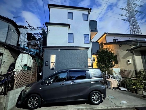 草加市新里町　中古一戸建て
