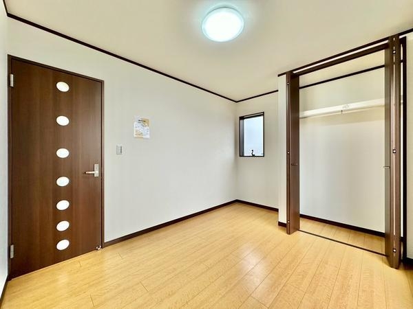 草加市新里町の中古一戸建て