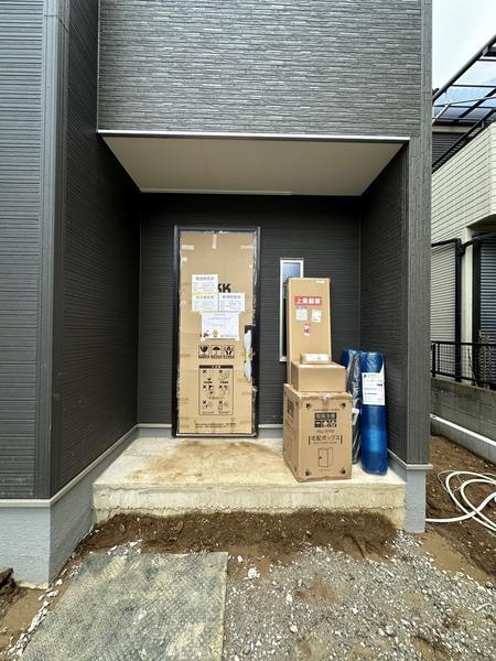 草加市稲荷4丁目　新築一戸建て
