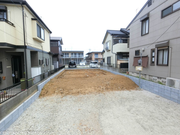 草加市稲荷4丁目　新築一戸建て