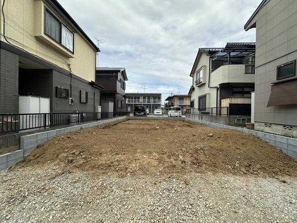 草加市稲荷4丁目　新築一戸建て
