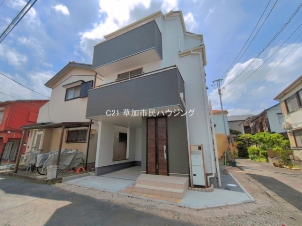草加市両新田東町　新築一戸建て