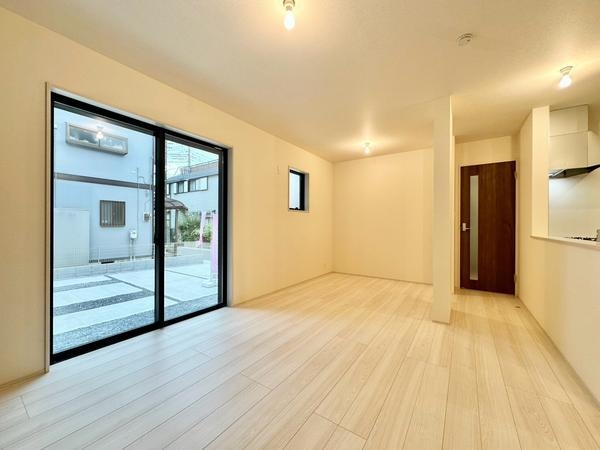 草加市旭町5丁目　新築一戸建て