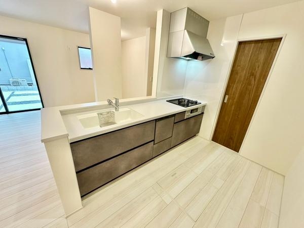 草加市旭町5丁目　新築一戸建て