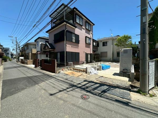 草加市谷塚町　新築一戸建て