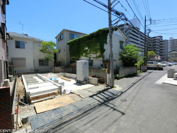 草加市谷塚町　新築一戸建て