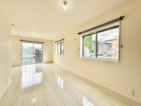 草加市新里町の中古一戸建て