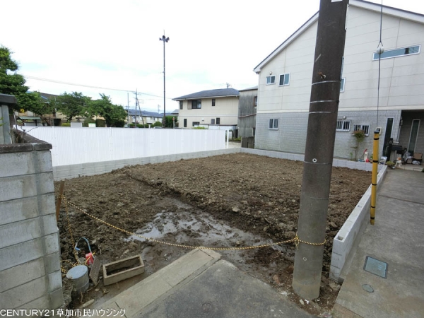 草加市新里町　新築一戸建て