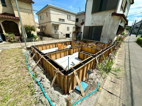 八潮市木曽根　新築一戸建て