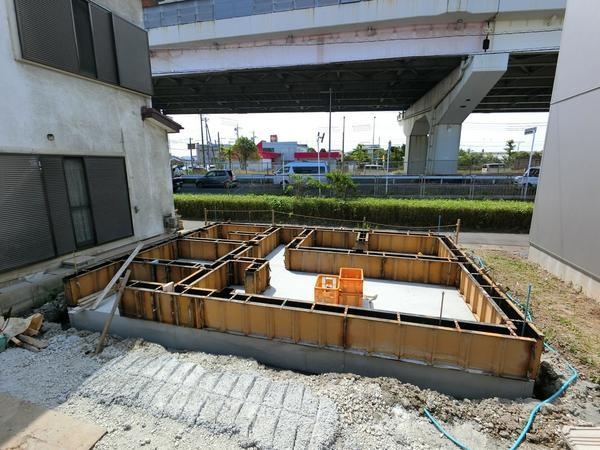 八潮市木曽根　新築一戸建て
