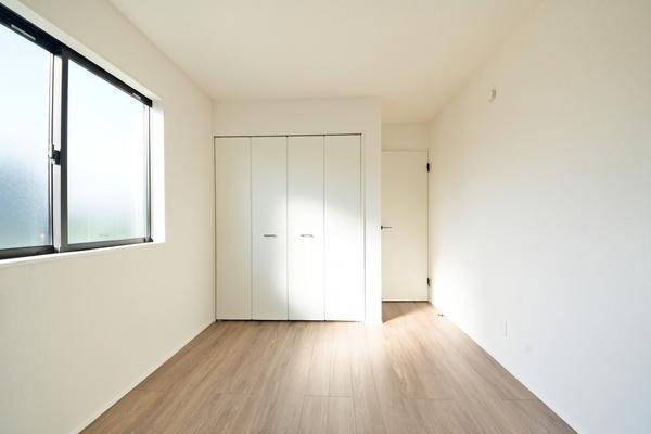 八潮市鶴ケ曽根　新築一戸建て　8期1号棟