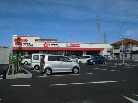 草加市両新田東町の中古一戸建て(スーパーオザム草加両新田店)