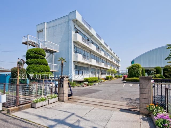 八潮市大字二丁目　新築一戸建て　6期2号棟(潮止小学校)