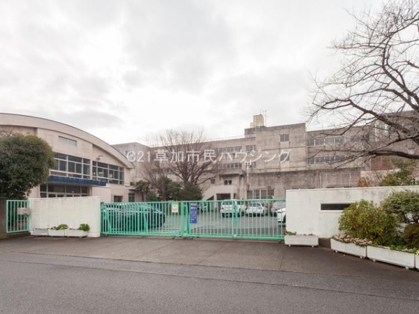 草加市稲荷４丁目の中古一戸建て(稲荷小学校)