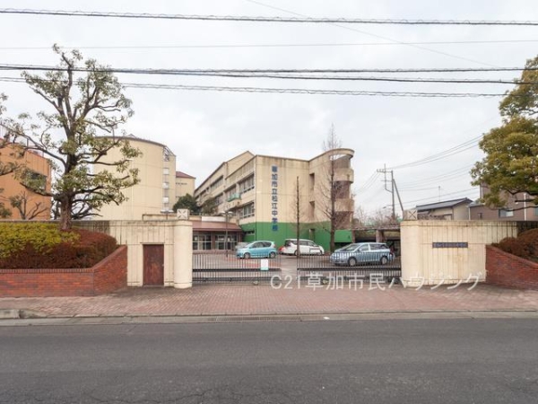 草加市稲荷４丁目の中古一戸建て(松江中学校)