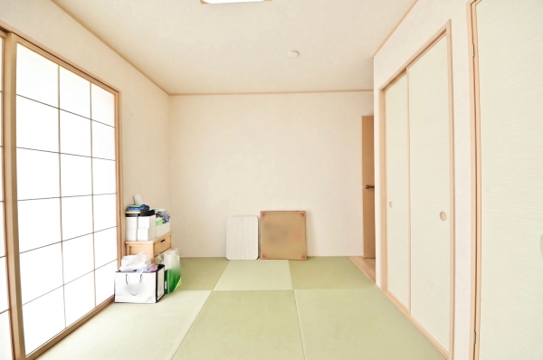 草加市稲荷４丁目の中古一戸建て