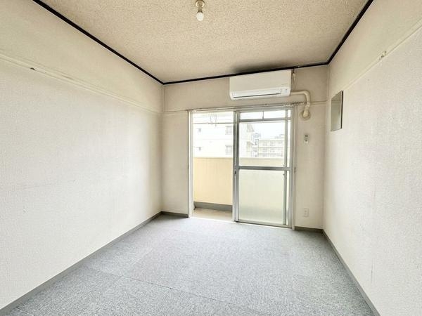 八潮伊草団地8号棟