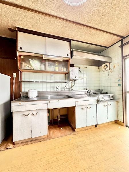 八潮伊草団地8号棟