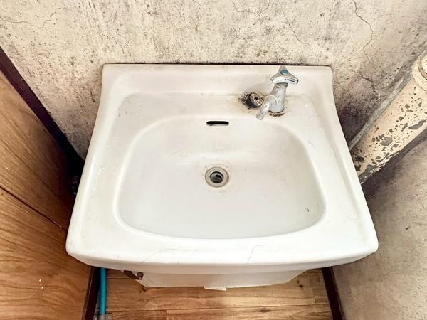 八潮伊草団地8号棟