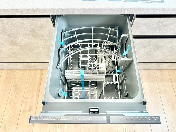 草加市稲荷4丁目　新築一戸建て　17期