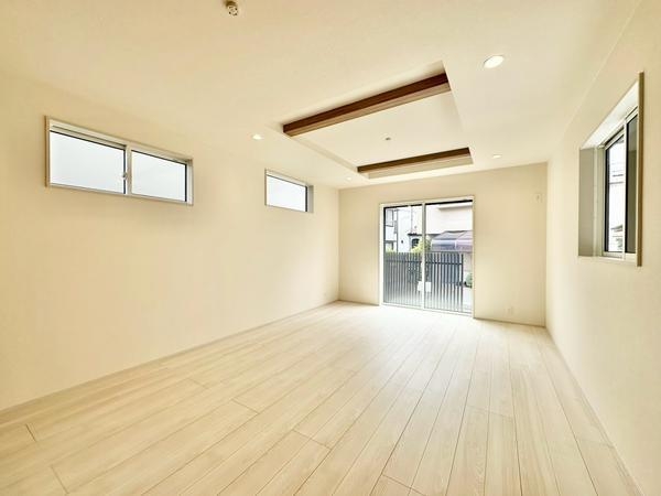 草加市弁天2丁目　新築一戸建て