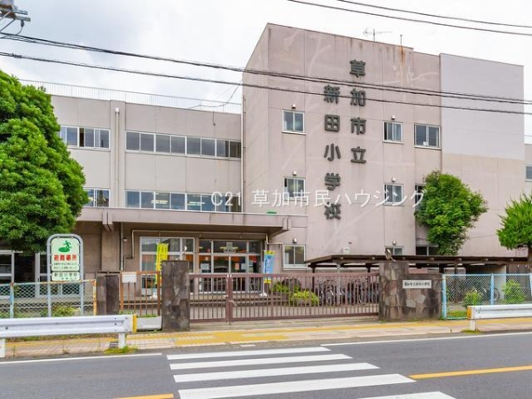 草加旭町団地１８号棟(新田小学校)