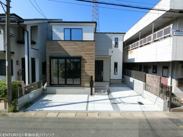 草加市谷塚仲町　新築一戸建て　5期