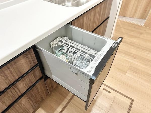 草加市草加5丁目　新築一戸建て　４期　２号棟