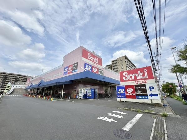 草加市草加5丁目　新築一戸建て　４期　２号棟(スーパーバリュー　ロピア草加店)