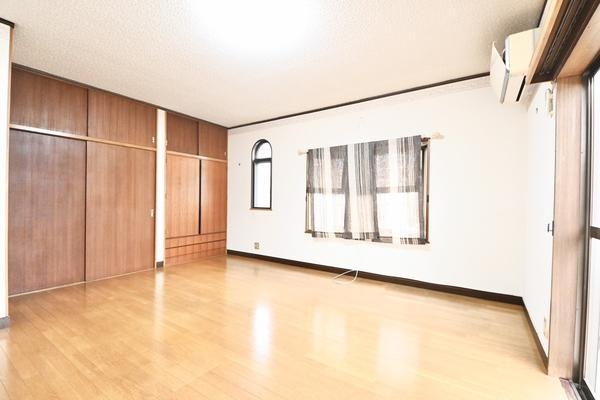 草加市弁天４丁目の中古一戸建て