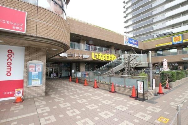 グリーンアベニュー谷塚６号棟(いなげや草加谷塚店)