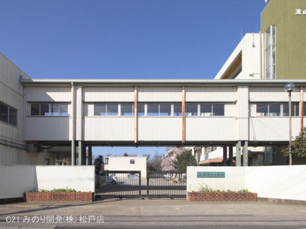 流山市大字東深井の新築一戸建(流山市立東深井小学校)