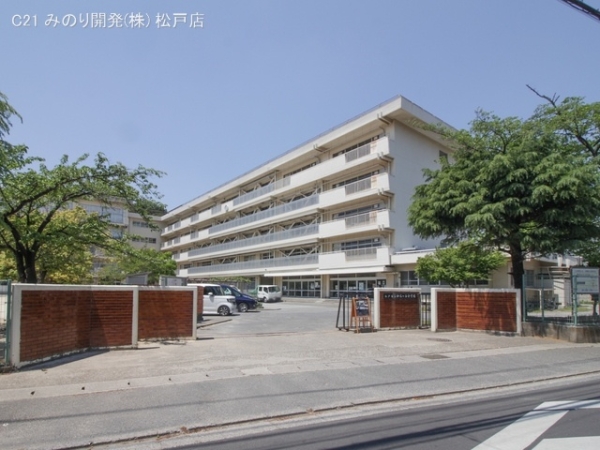 エステ・スクエア松戸(松戸市立和名ケ谷小学校)
