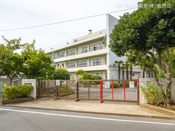 市川市南八幡５丁目の新築一戸建(市川市立平田小学校)