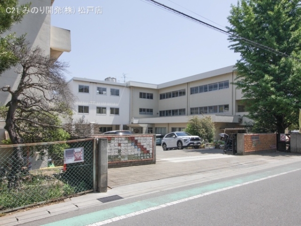 松戸市上本郷の新築一戸建(松戸市立上本郷小学校)