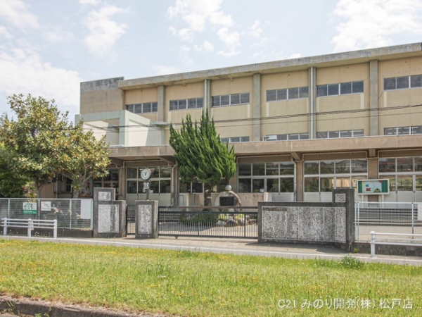 松戸市幸田4丁目の新築一戸建(松戸市立小金北小学校)