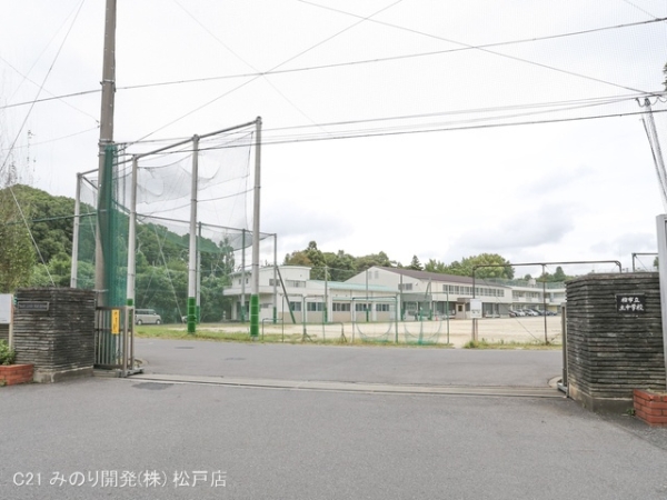 柏市増尾4丁目の新築一戸建(柏市立土中学校)