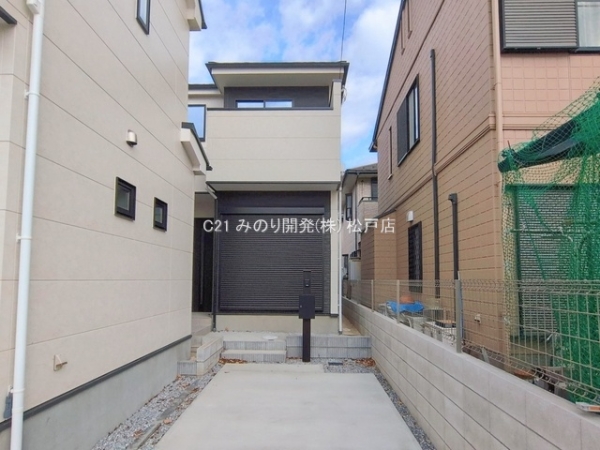 松戸市新松戸７丁目の新築一戸建