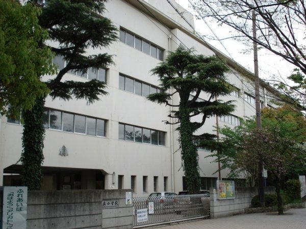 伊丹市大鹿4丁目の土地(伊丹市立緑丘小学校)