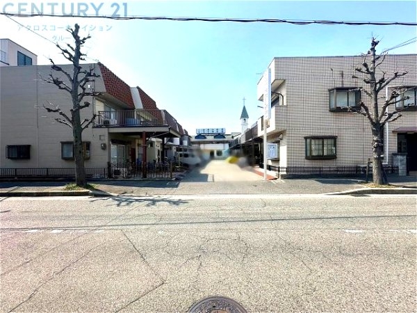 尼崎市稲葉元町3丁目の中古一戸建て(前面道路含む現地写真)